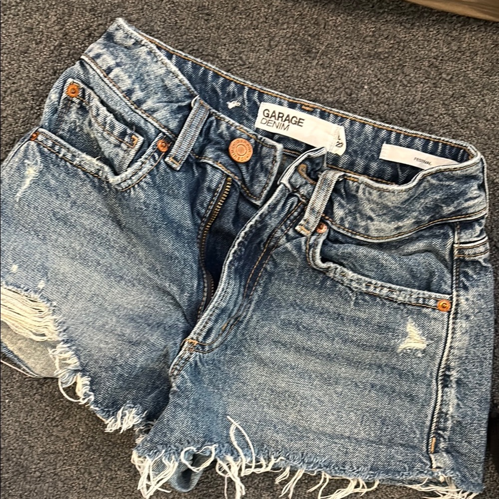 Garage Blue Frayed Hem Jean Shorts Size 00 / 23